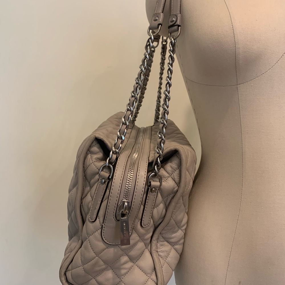 Michael Kors lamb skin light grey shoulder bag like new - Picture 7 of 10